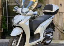 Scooter Honda SH 350 usato garantito di colore bianco in vendita a Roma da Moto Capital, in zona Balduina.