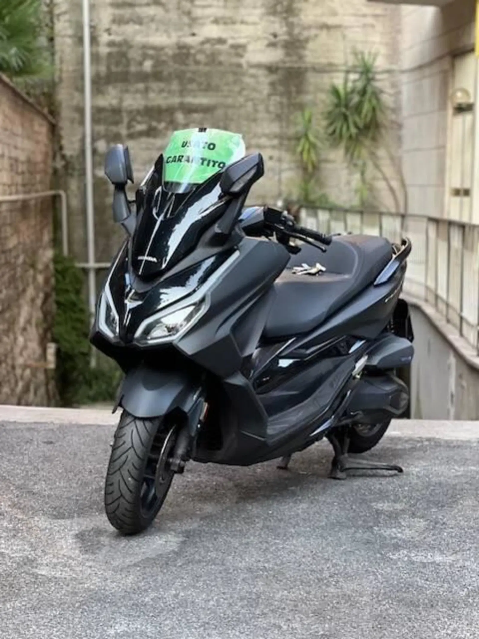Honda Forza 350 usato Honda Forza 350 usato garantito in vendita da Moto Capital a Roma.