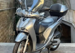 Honda SH 150 usato garantito in vendita da Moto Capital a Roma.